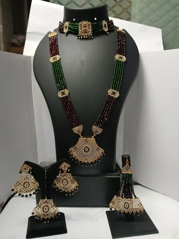 Gold_Tone_Stone_Embellished_Necklace_Set_for_Women