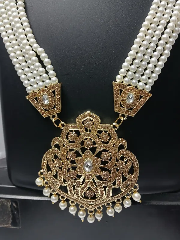 Gold_Tone_Pearl_Bridal_Jewellery_Set_for_Women