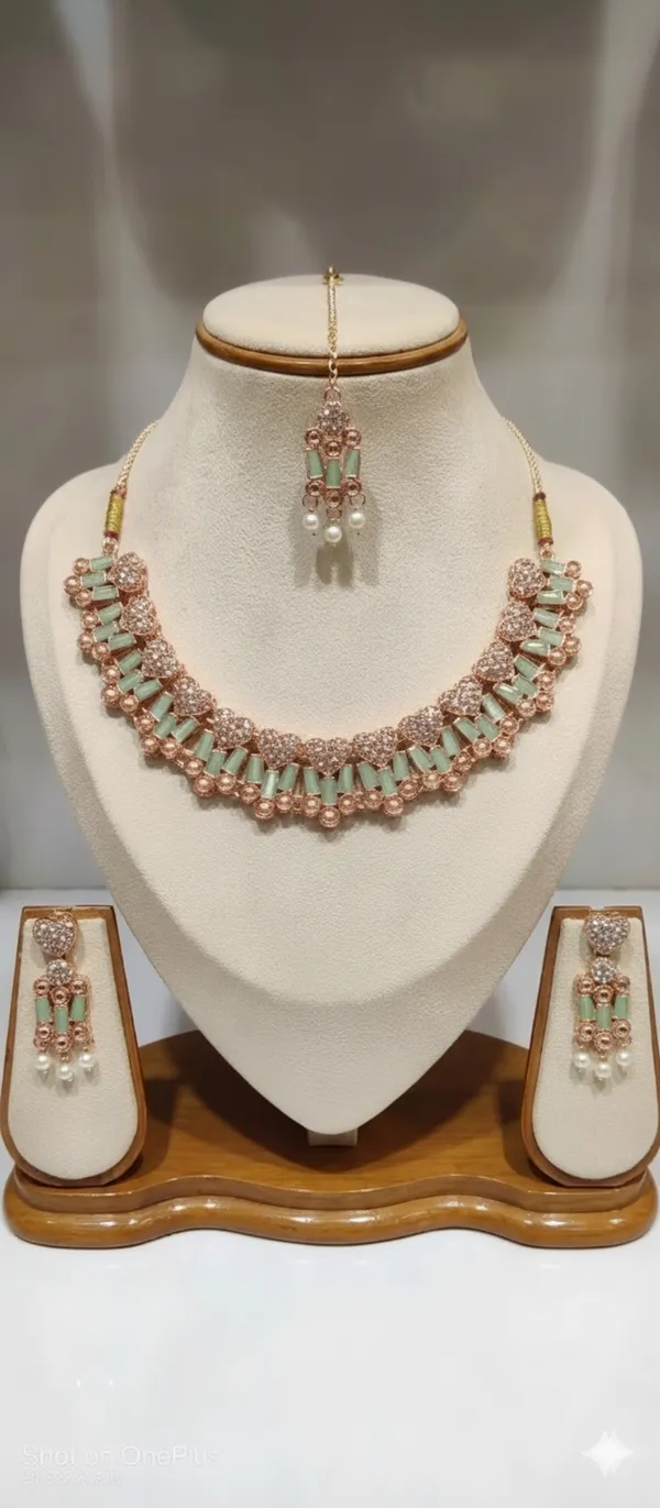 Rose_Gold_Stone_Studded_Bridal_Jewellery_Set_for_Women