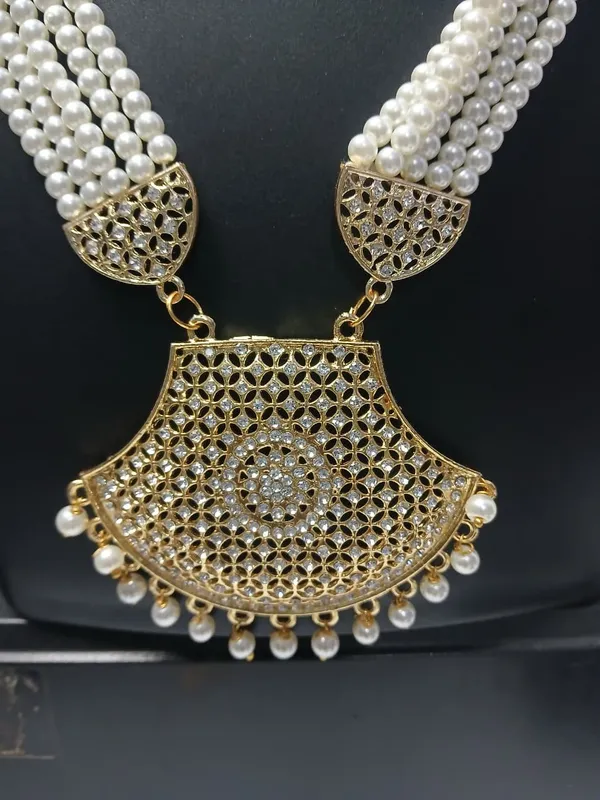 Gold_Tone_Pearl_Bridal_Jewellery_Set_for_Women