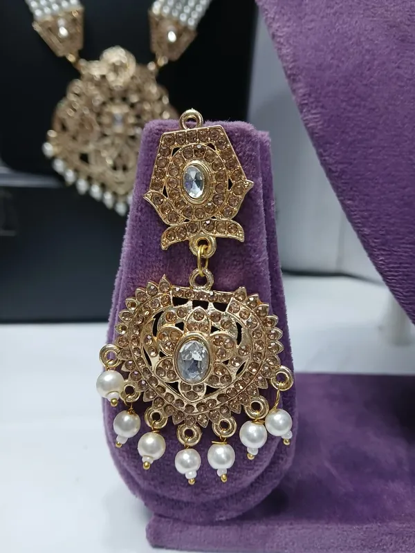 Gold_Tone_Pearl_Bridal_Jewellery_Set_for_Women