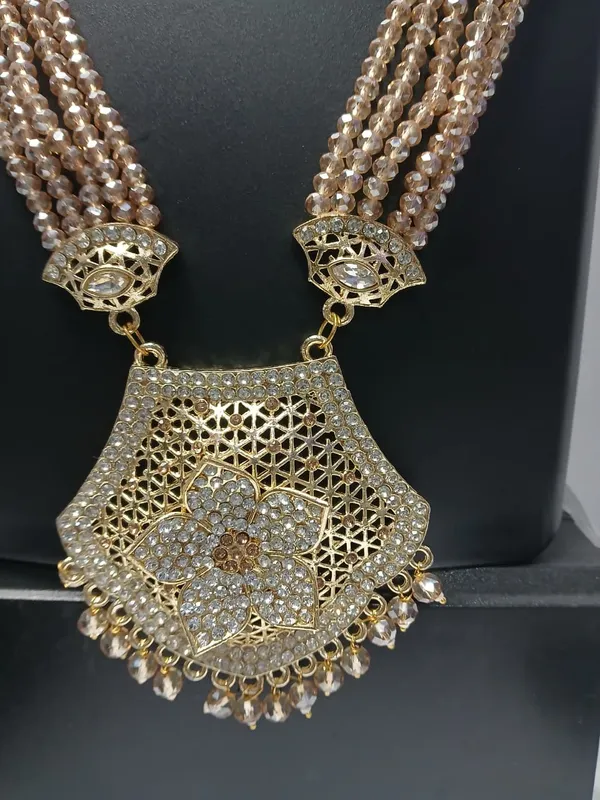 Gold_Tone_Traditional_Jewellery_Set_for_Women