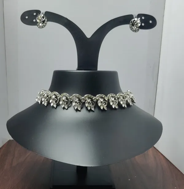 Silver_Tone_Statement_Necklace_Set_For_Women
