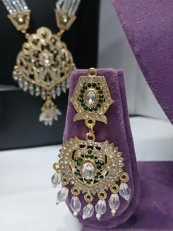 Gold_Tone_Traditional_Bridal_Jewellery_Set_for_Women