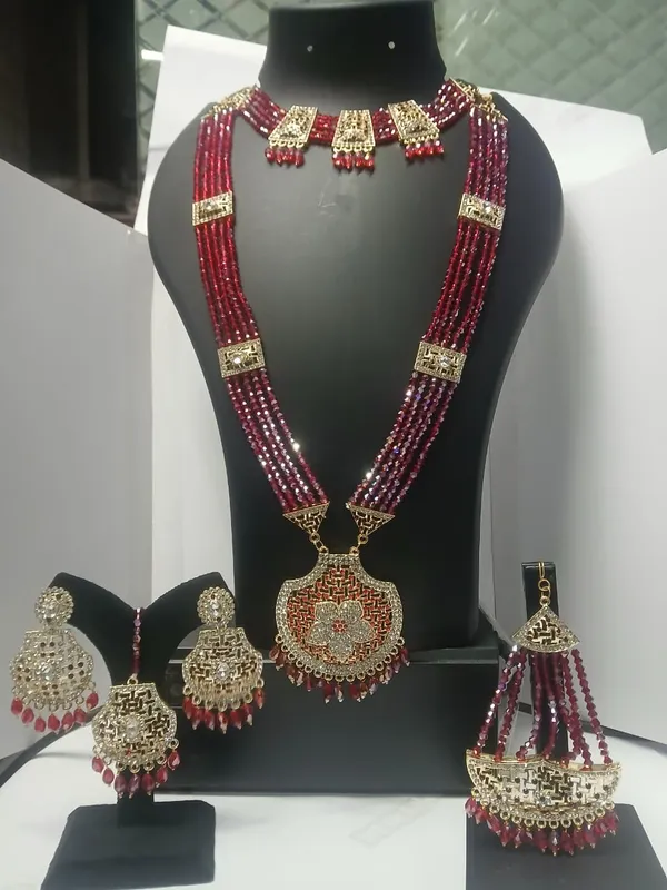 Maroon_Beaded_Traditional_Jewellery_Set_for_Women