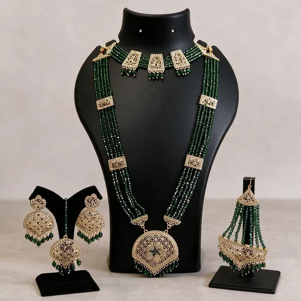 Green_Beaded_Traditional_Jewellery_Set_for_Women