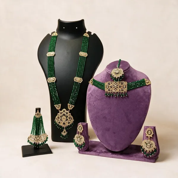 Green_Beaded_Traditional_Jewellery_Set_for_Women