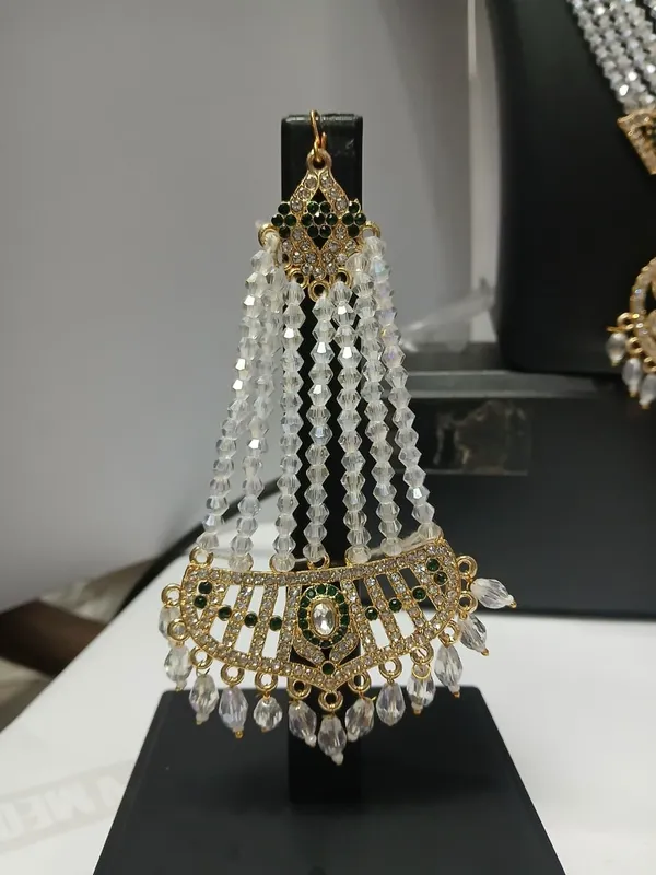 Gold_Tone_Traditional_Bridal_Jewellery_Set_for_Women
