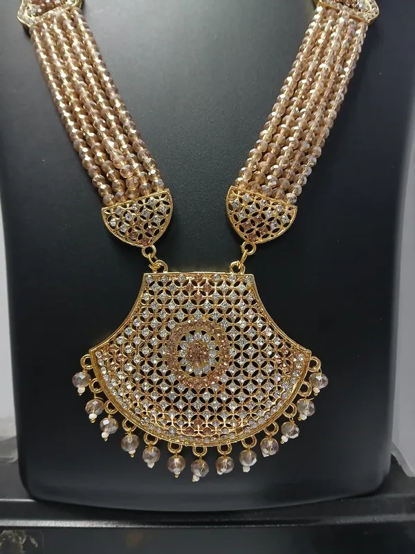 Gold_Tone_Traditional_Bridal_Jewellery_Set_for_Women