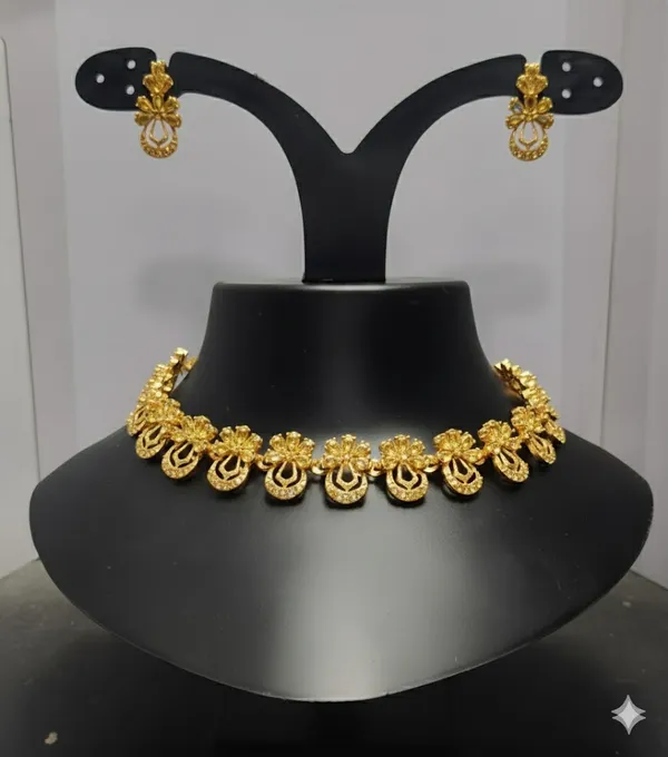Gold_Tone_Traditional_Necklace_And_Earrings_Set_For_Women