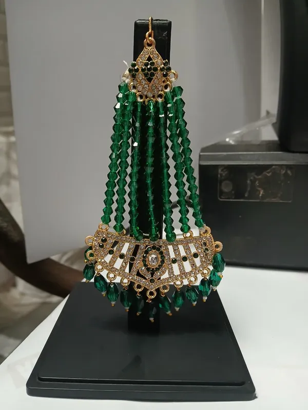 Green_Beaded_Traditional_Jewellery_Set_for_Women