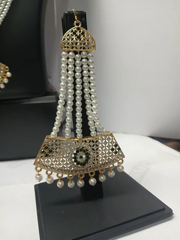 Gold_Tone_Pearl_Bridal_Jewellery_Set_for_Women
