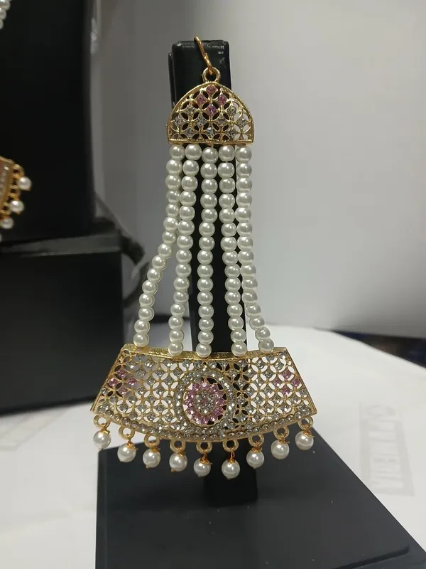Gold_Tone_Pearl_Bridal_Necklace_Set_for_Women