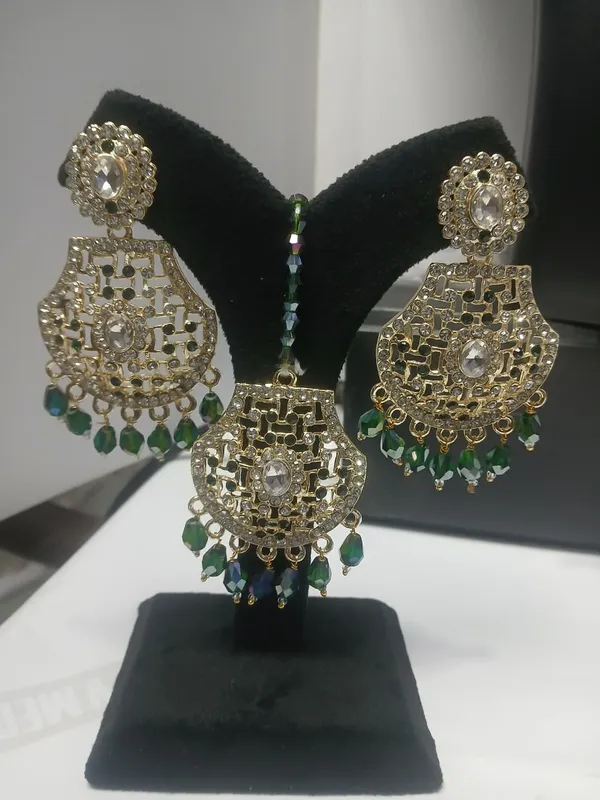 Gold_Tone_Kundan_Green_Beaded_Necklace_Set_For_Women