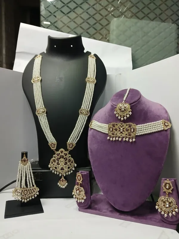 Gold_Tone_Traditional_Pearl_Bridal_Jewellery_Set_for_Women