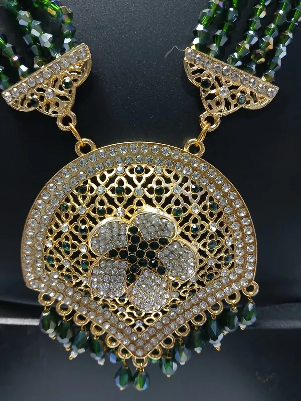Green_Beaded_Traditional_Jewellery_Set_for_Women