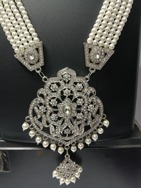 Silver_Tone_Pearl_Statement_Necklace_Set_For_Women