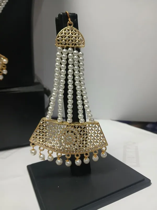 Gold_Tone_Pearl_Bridal_Jewellery_Set_for_Women