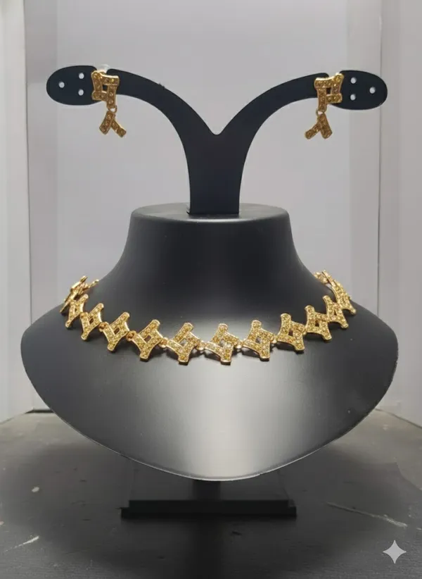 Gold-Tone_Floral_Necklace_Set_for_Women