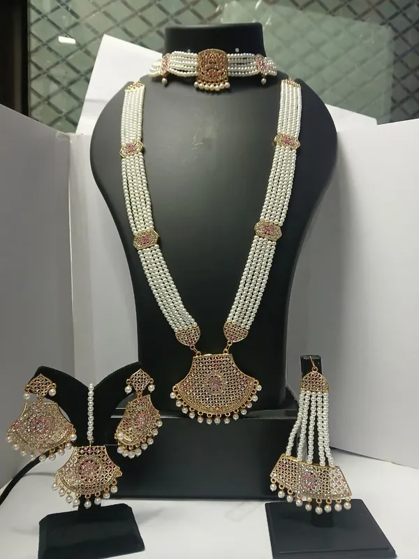 Gold_Tone_Pearl_Bridal_Necklace_Set_for_Women