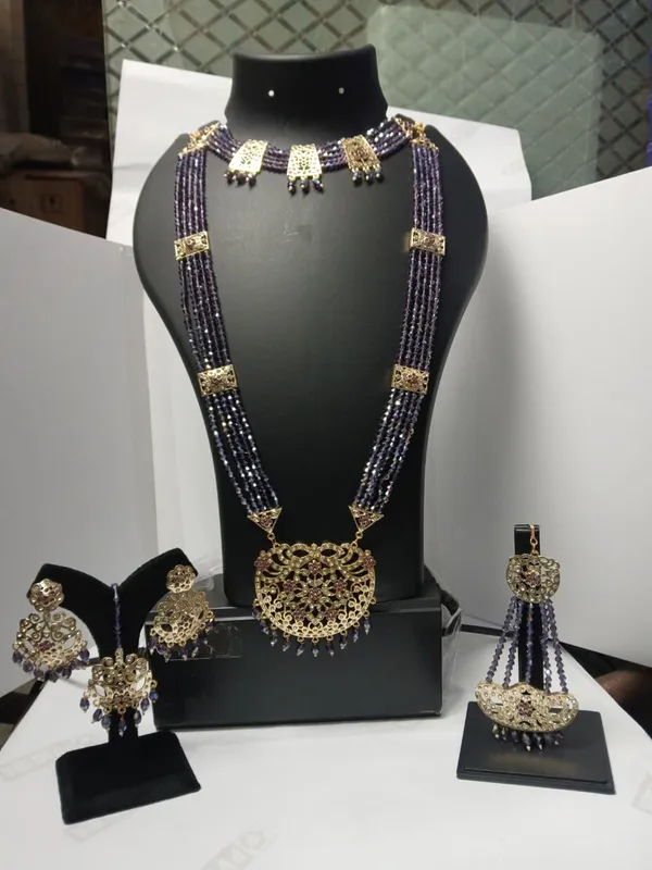 Black_Beaded_Statement_Necklace_Set_for_Women