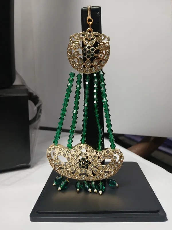 Gold_Tone_Green_Beaded_Bridal_Jewellery_Set_for_Women