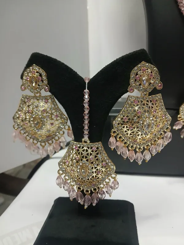Gold_Tone_Traditional_Jewellery_Set_for_Women