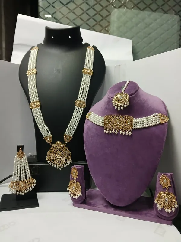 Gold_Tone_Pearl_Bridal_Jewellery_Set_for_Women