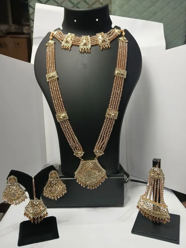 Gold_Tone_Traditional_Jewellery_Set_for_Women