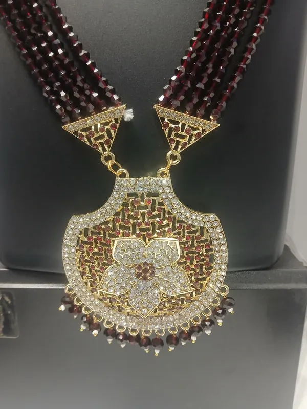 Gold_Tone_Beaded_Bridal_Jewellery_Set_for_Women