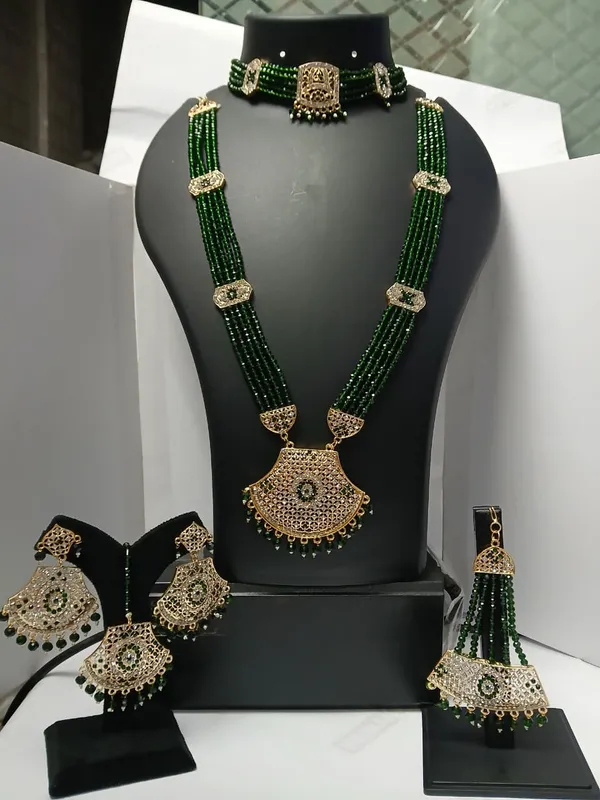 Green_Gold_Tone_Necklace_Set_for_Women