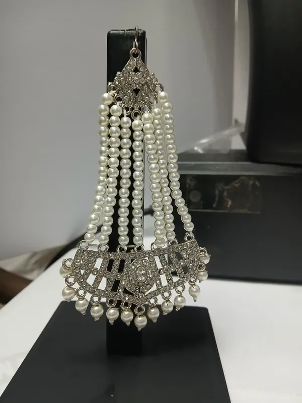 Silver_Tone_Pearl_Statement_Necklace_Set_For_Women