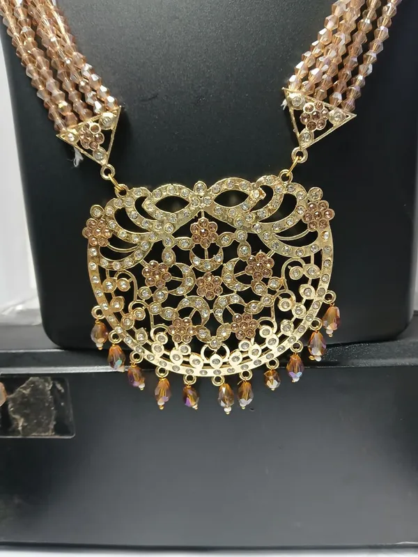 Gold_Tone_Traditional_Jewellery_Set_for_Women