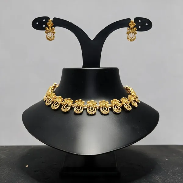 Gold_Tone_Traditional_Necklace_And_Earrings_Set_For_Women