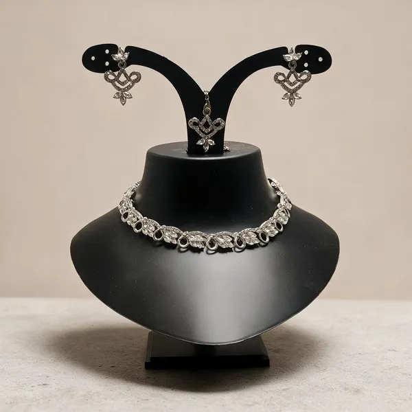 Silver_Tone_Stone_Studded_Jewellery_Set_for_Women