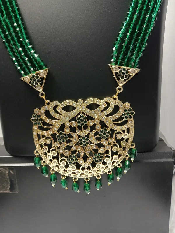 Gold_Tone_Green_Beaded_Bridal_Jewellery_Set_for_Women