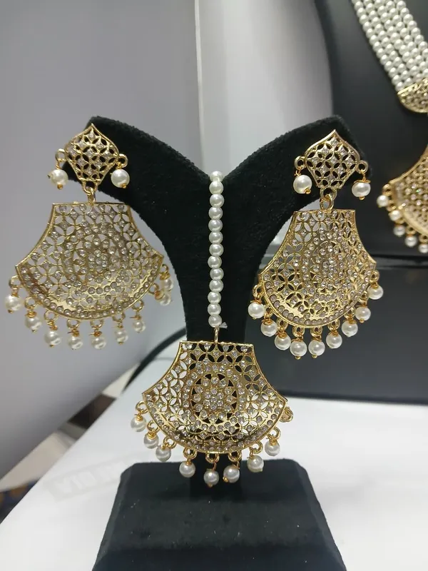 Gold_Tone_Pearl_Bridal_Jewellery_Set_for_Women