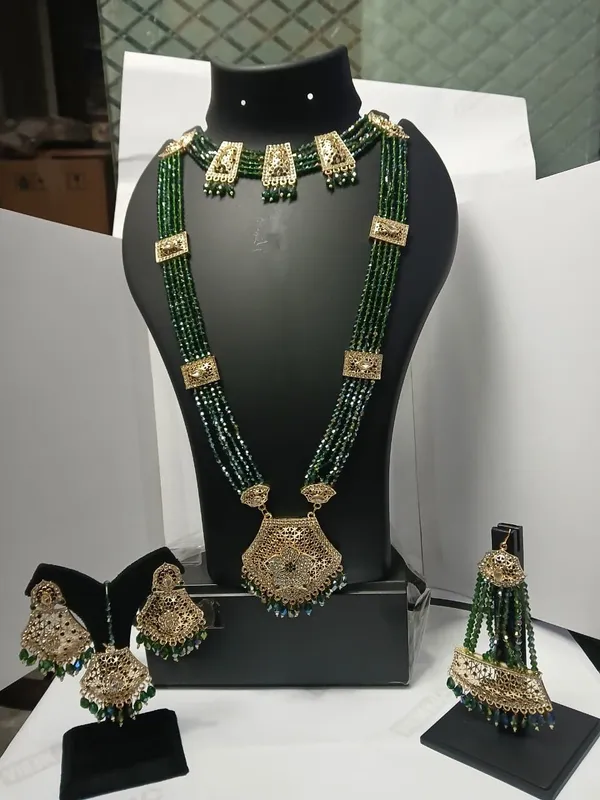 Green_Beaded_Gold_Tone_Necklace_Set_for_Women