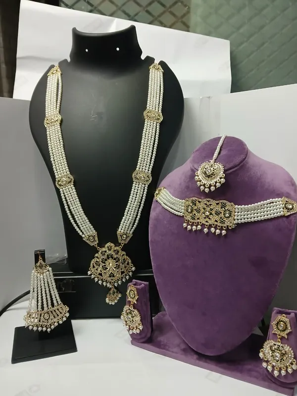 Gold_Tone_Pearl_Bridal_Jewellery_Set_for_Women