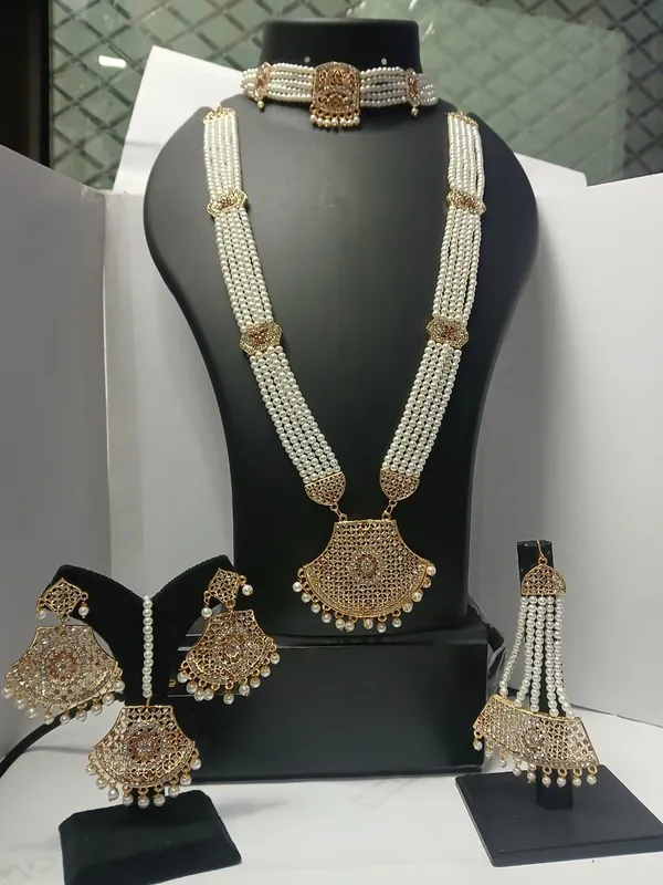 Gold_Tone_Pearl_Necklace_Set_for_Women