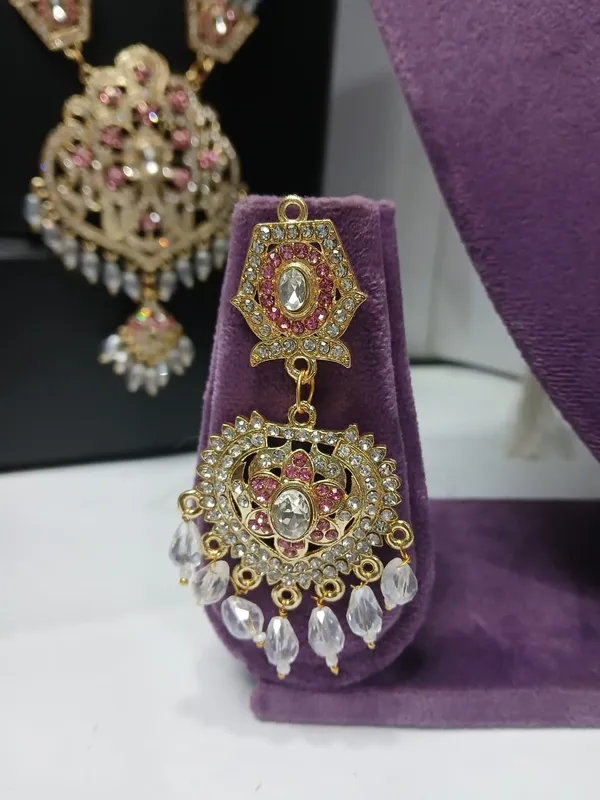 Gold_Tone_Bridal_Jewellery_Set_for_Women