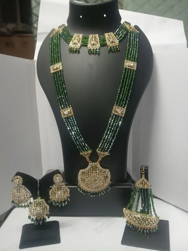 Gold_Tone_Kundan_Green_Beaded_Necklace_Set_For_Women