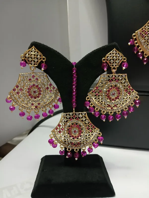 Gold_Tone_Kundan_Style_Necklace_And_Earrings_Set_for_Women
