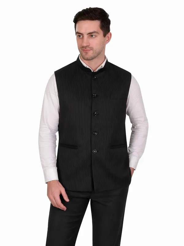 Gracyshade_Men’S_Formal_Pinstripe_Nehru_Jacket_|_Premium_Modi_Waistcoat_Bandhgala_Regular_Fit_With_Polyester_Lining_&_Inner_Pocket_For_Office,_Business,_Party_&_Wedding_(Black,_34)
