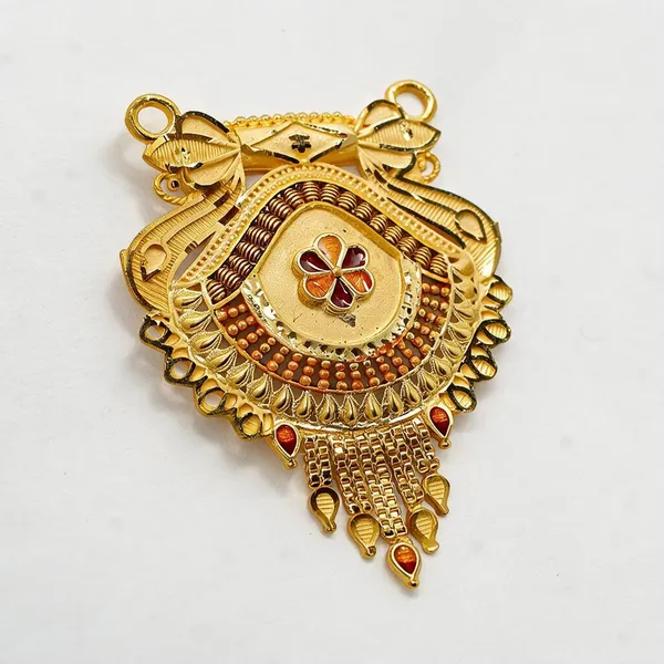 Premium_Gold_Plated__Ornate_Pendant_For_Women