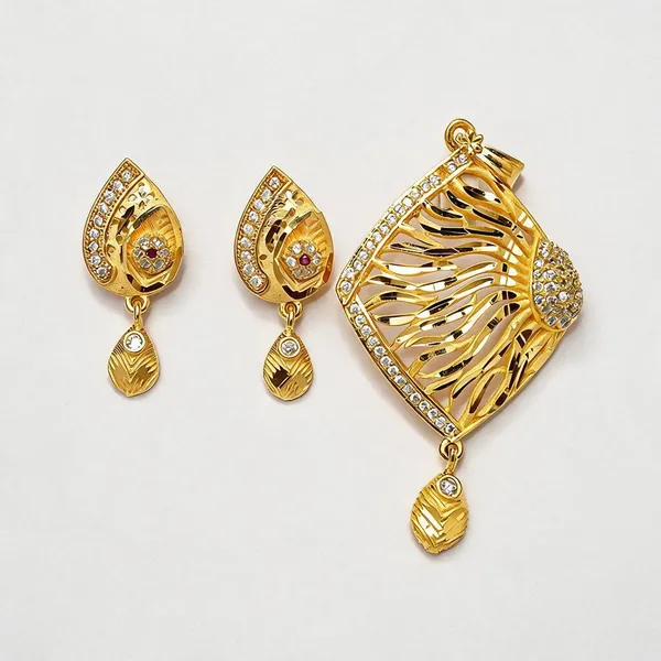 Premium_Gold_Plated__Stone_Studded_Pendant_And_Earring_Set_For_Women