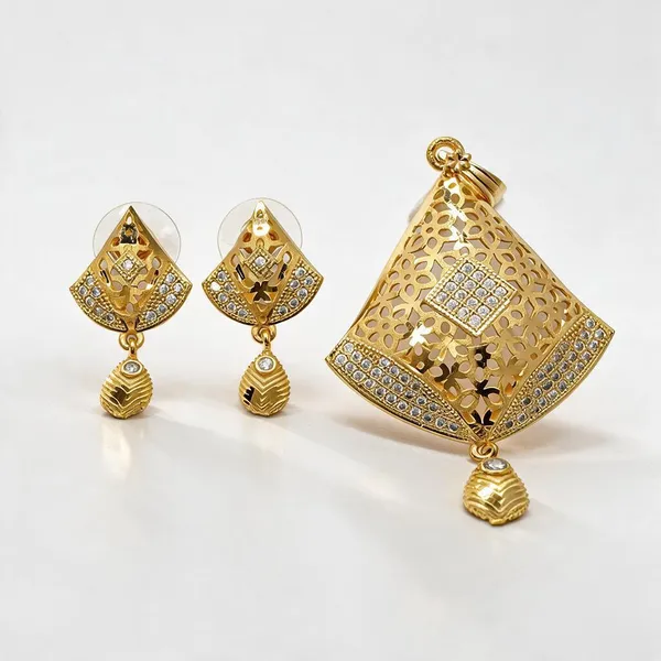 Premium_Gold_Plated__Filigree_Pendant_And_Earring_Set_For_Women