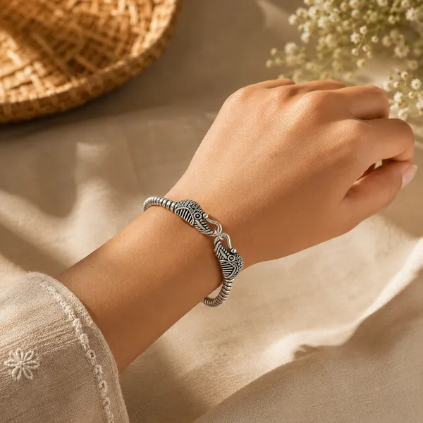 Oxidized_silver_fish_design_link_bracelet_