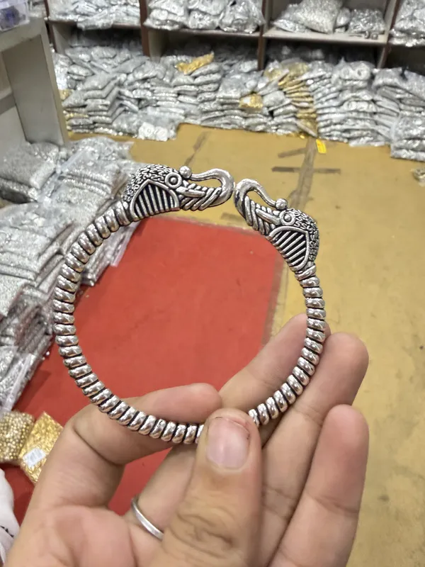Oxidized_silver_fish_design_link_bracelet_