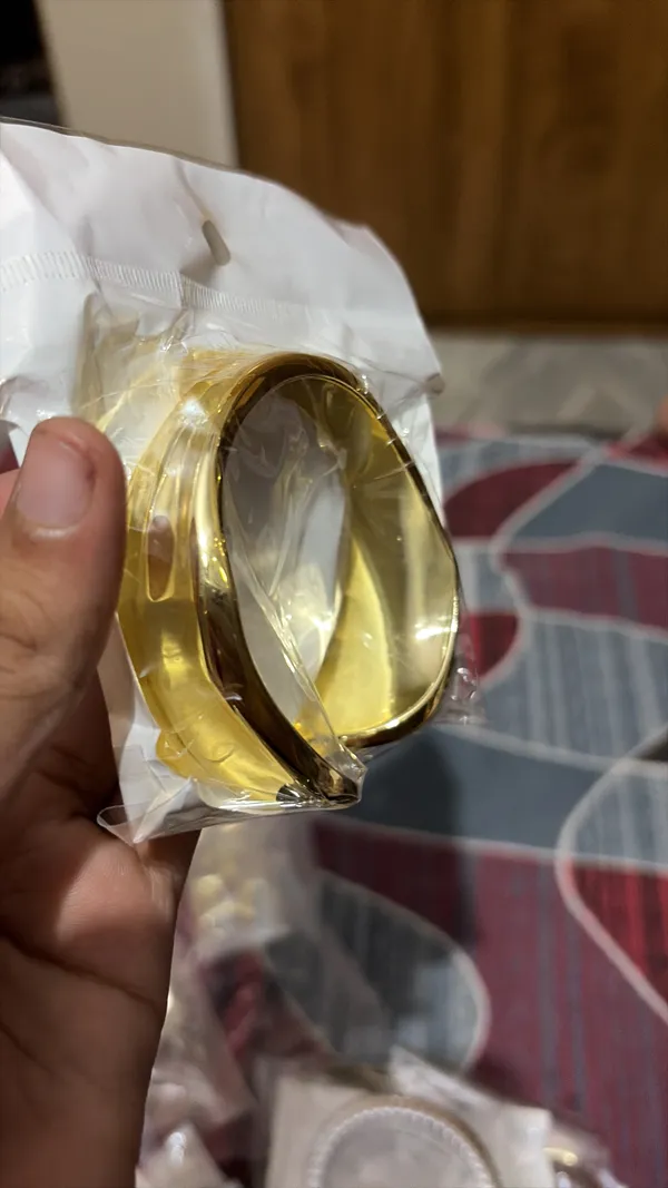 gold_oval_hoop_earring_